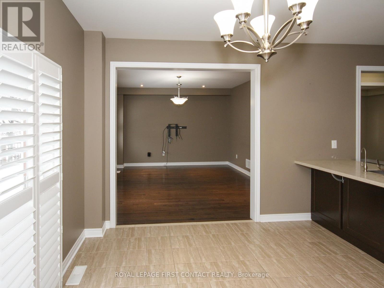 30 Forsyth Crescent, Springwater, Ontario  L4N 5K4 - Photo 17 - S12638524