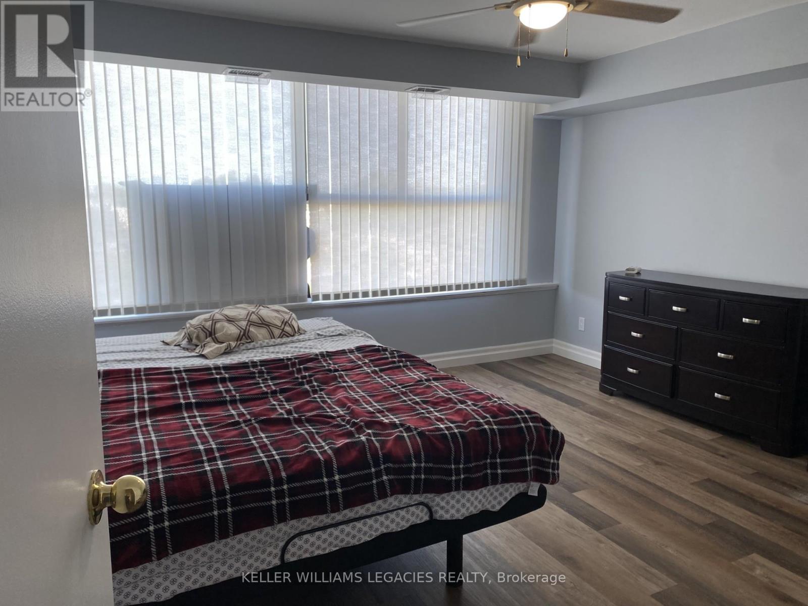 402 - 7 Gale Crescent, St. Catharines, Ontario  L2R 7M8 - Photo 4 - X12591164