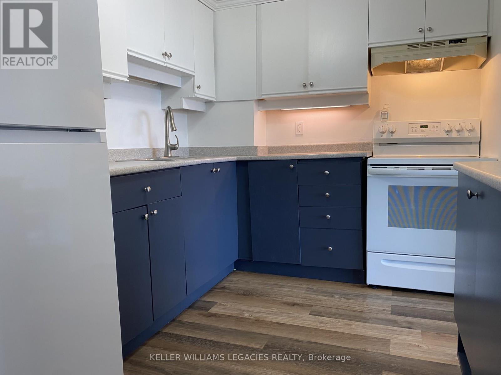 402 - 7 Gale Crescent, St. Catharines, Ontario  L2R 7M8 - Photo 2 - X12591164