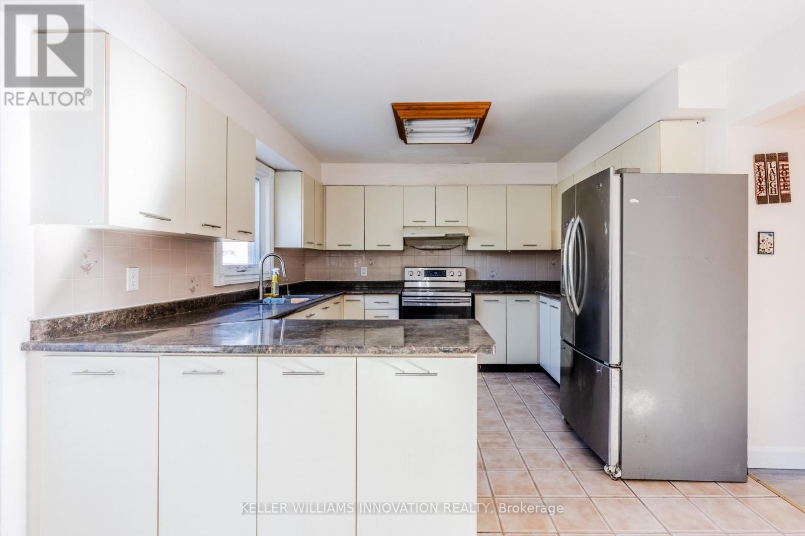 8 Dingwall Court, Brampton, Ontario  L6Z 2V3 - Photo 10 - W12638426