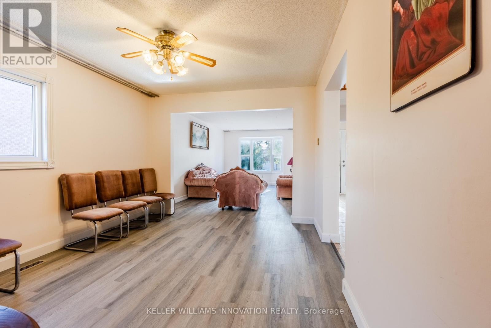 8 Dingwall Court, Brampton, Ontario  L6Z 2V3 - Photo 7 - W12638426