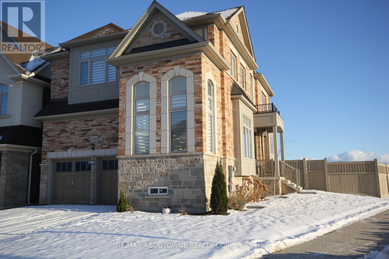 3892 Lodi Road, Burlington, Ontario  L7M 0Z5 - Photo 3 - W12638440