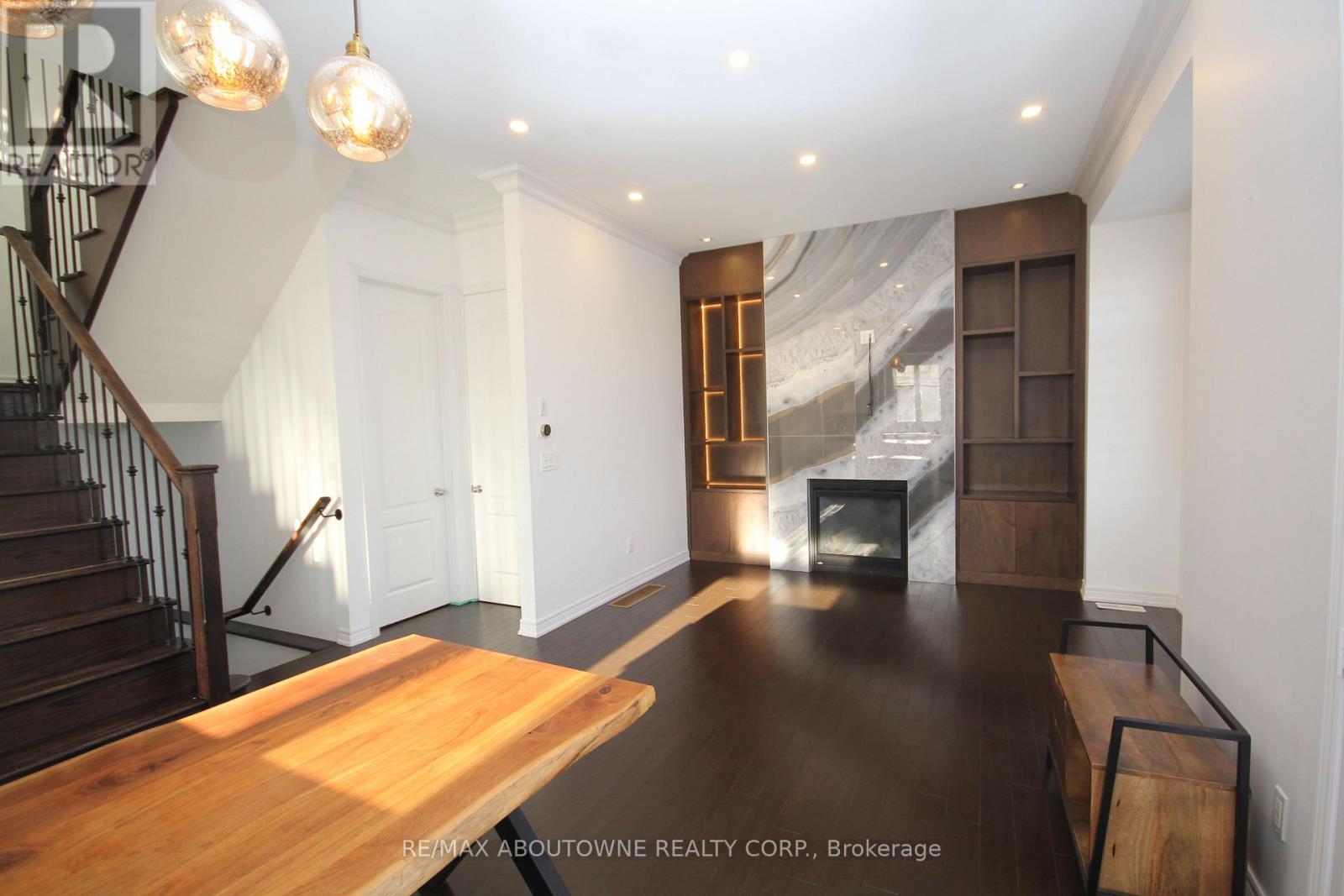 3892 Lodi Road, Burlington, Ontario  L7M 0Z5 - Photo 5 - W12638440