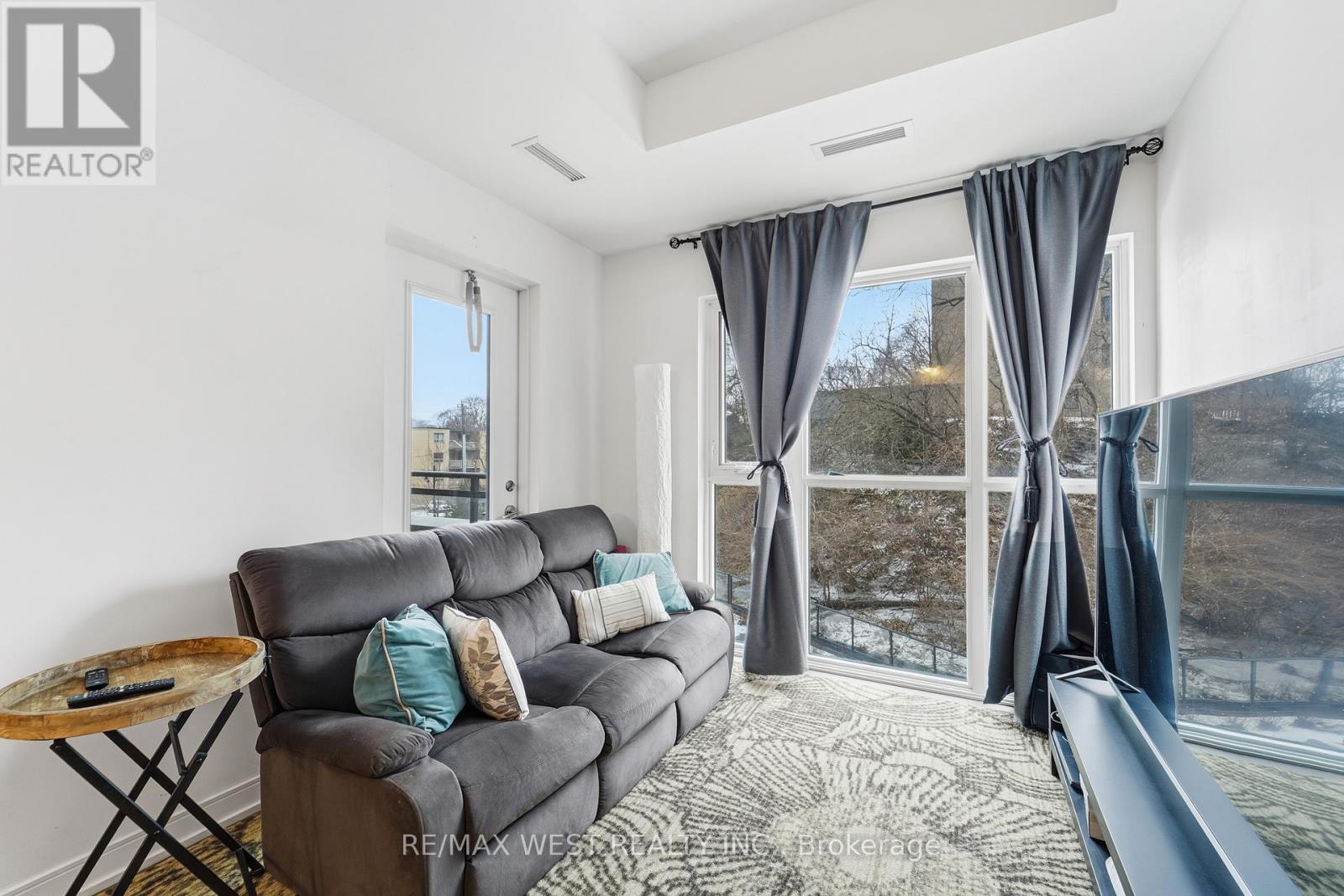 306 - 25 Neighbourhood Lane, Toronto, Ontario  M8Y 0C4 - Photo 18 - W12638450