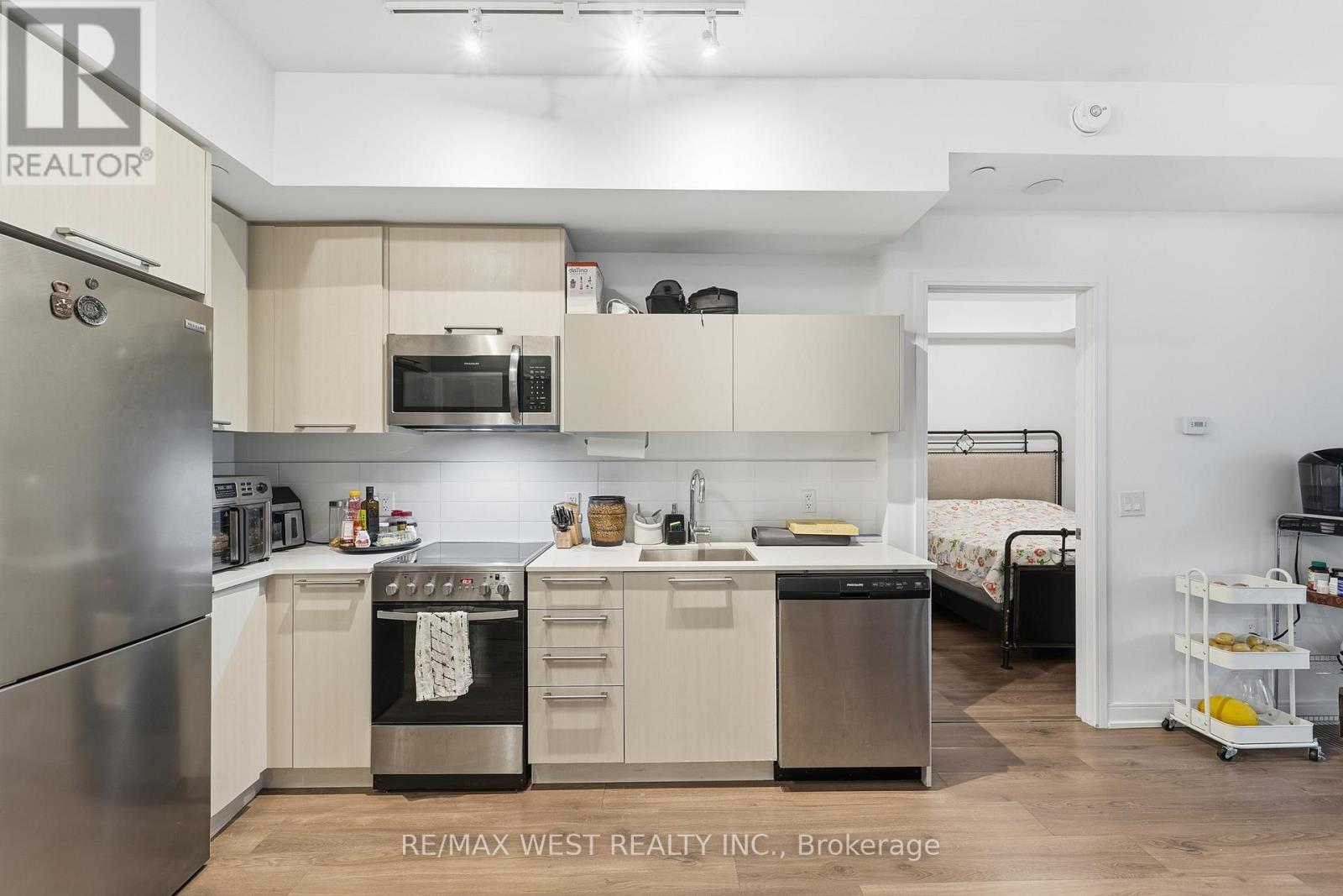 306 - 25 Neighbourhood Lane, Toronto, Ontario  M8Y 0C4 - Photo 26 - W12638450