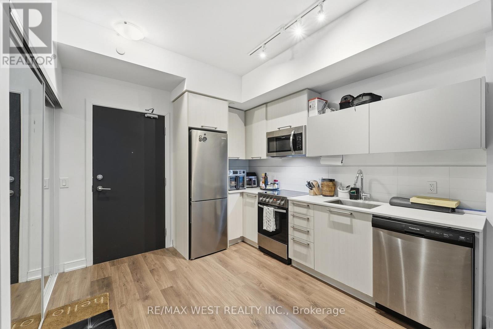 306 - 25 Neighbourhood Lane, Toronto, Ontario  M8Y 0C4 - Photo 7 - W12638450