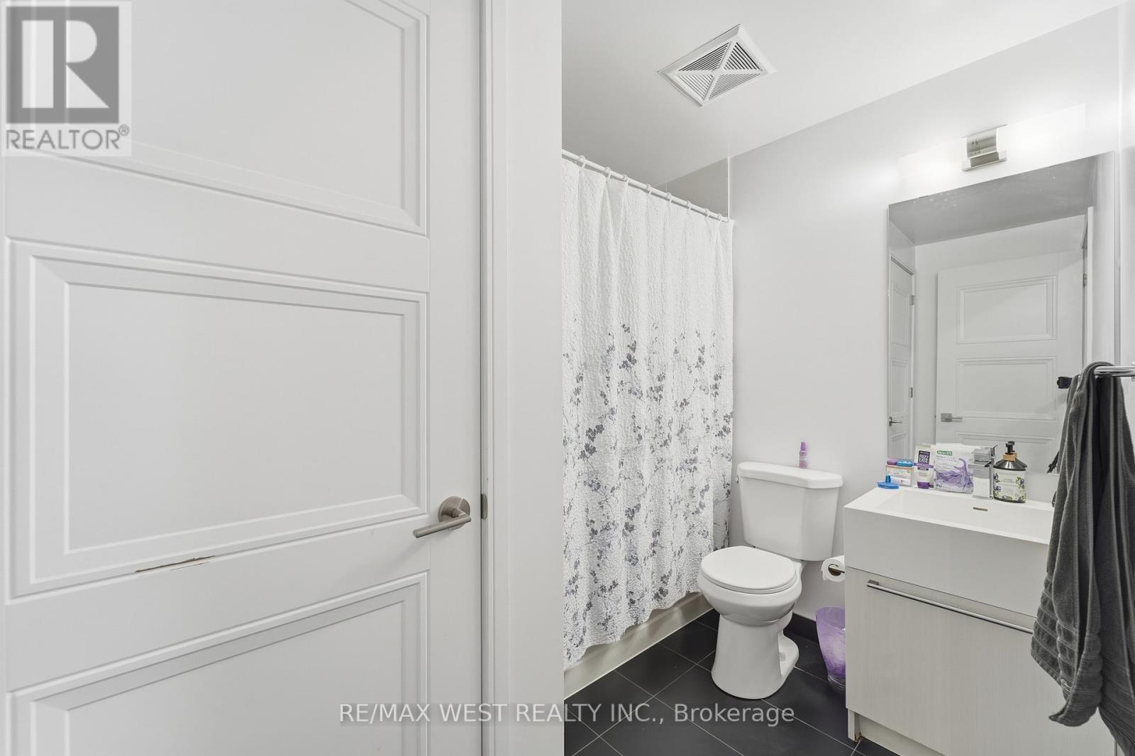 306 - 25 Neighbourhood Lane, Toronto, Ontario  M8Y 0C4 - Photo 8 - W12638450