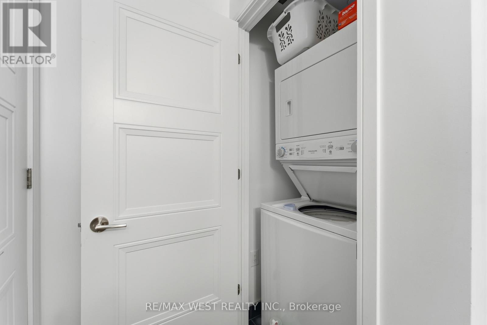 306 - 25 Neighbourhood Lane, Toronto, Ontario  M8Y 0C4 - Photo 9 - W12638450