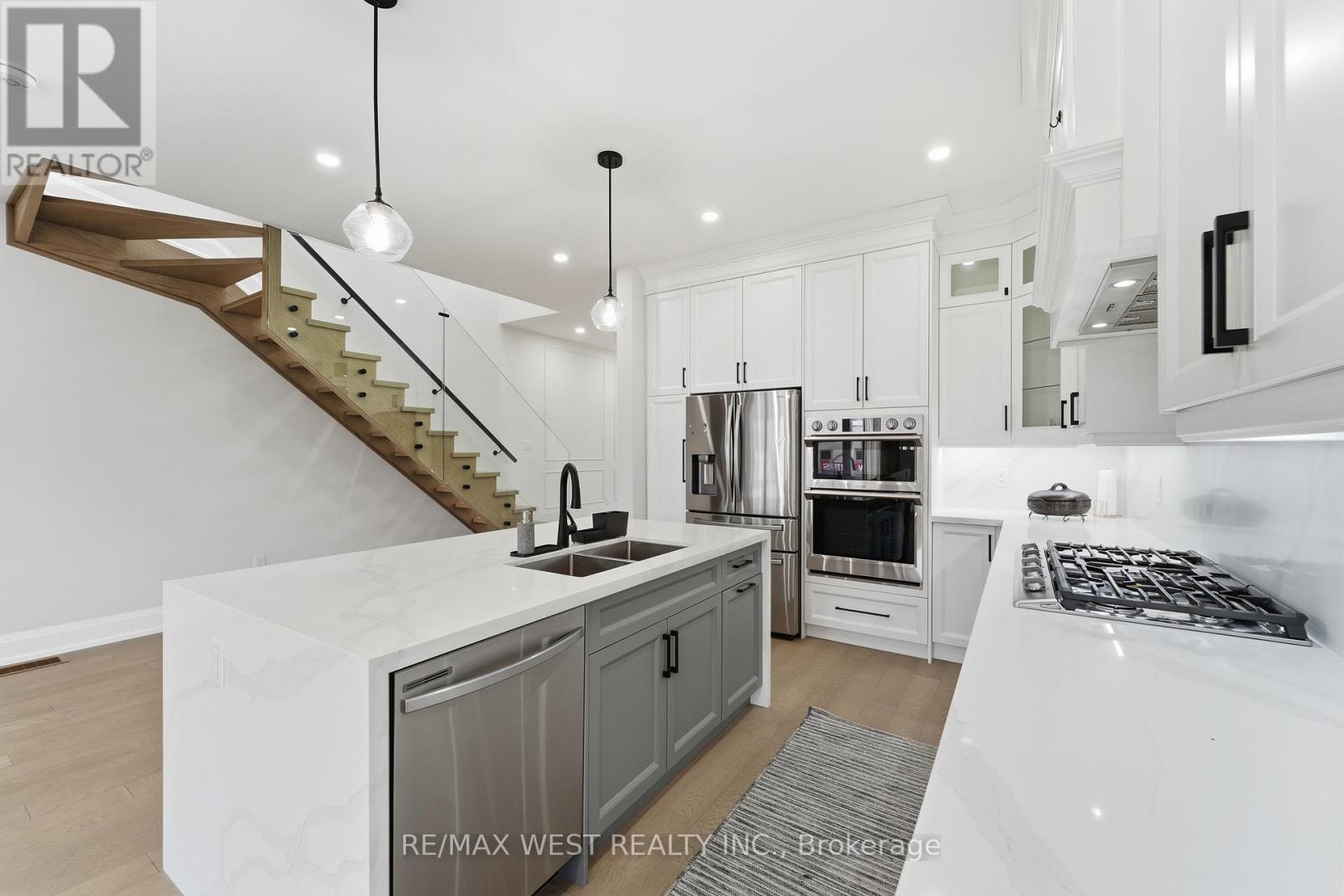 922 Fourth Street, Mississauga (Lakeview), Ontario  L5E 1J6 - Photo 13 - W12638452