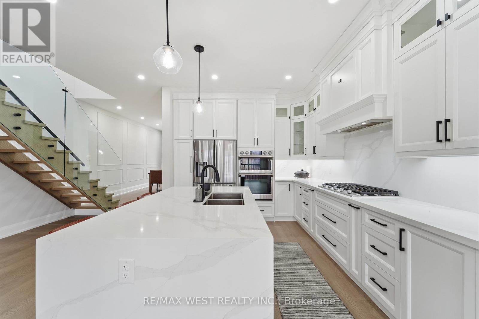 922 Fourth Street, Mississauga (Lakeview), Ontario  L5E 1J6 - Photo 17 - W12638452