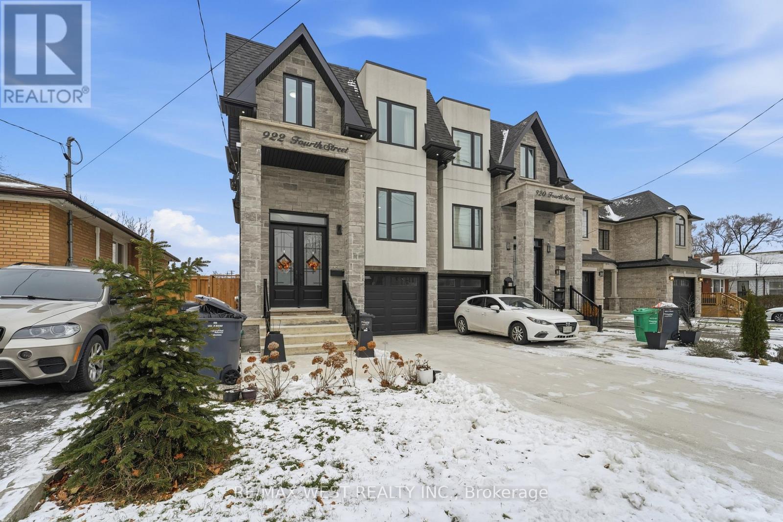 922 Fourth Street, Mississauga (Lakeview), Ontario  L5E 1J6 - Photo 2 - W12638452