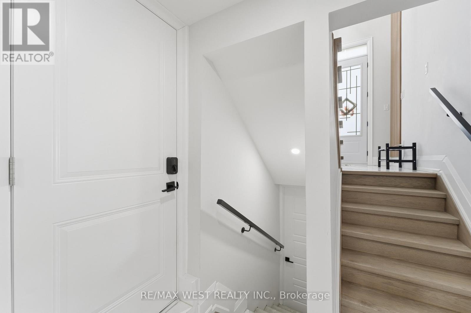 922 Fourth Street, Mississauga (Lakeview), Ontario  L5E 1J6 - Photo 36 - W12638452