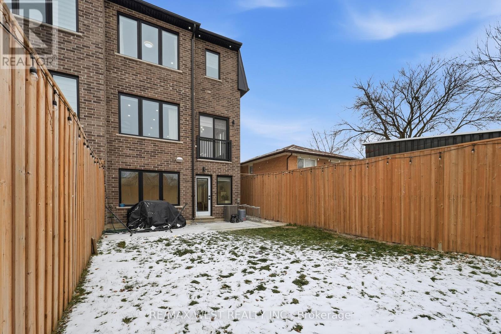 922 Fourth Street, Mississauga (Lakeview), Ontario  L5E 1J6 - Photo 47 - W12638452