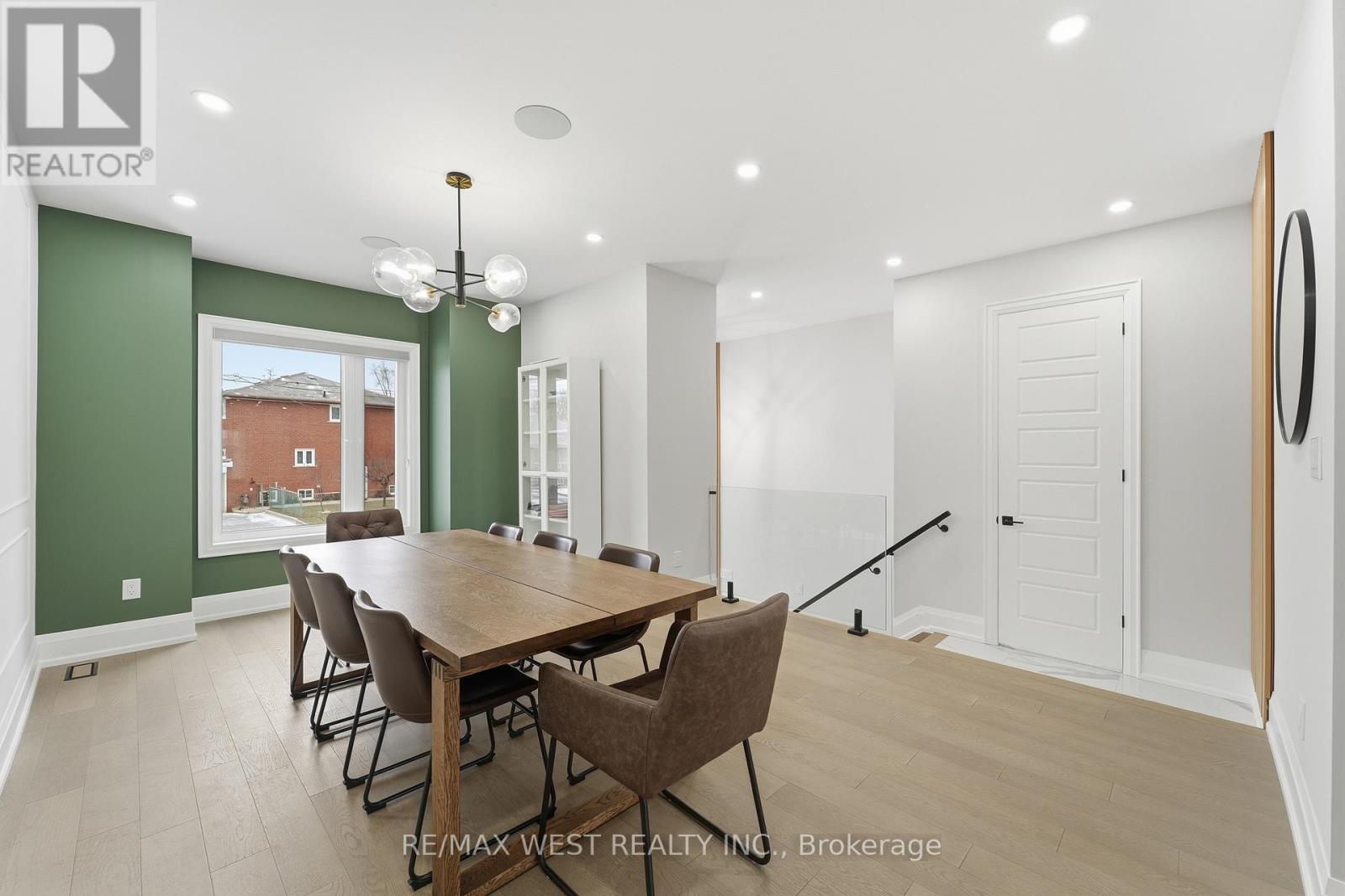 922 Fourth Street, Mississauga (Lakeview), Ontario  L5E 1J6 - Photo 8 - W12638452