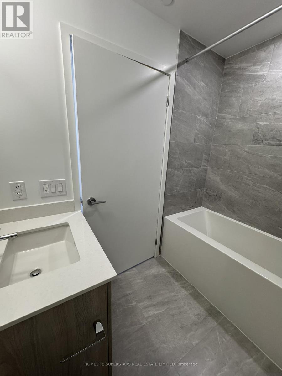 3201 - 395 Square One Drive, Mississauga (City Centre), Ontario  L5B 0P6 - Photo 12 - W12638496