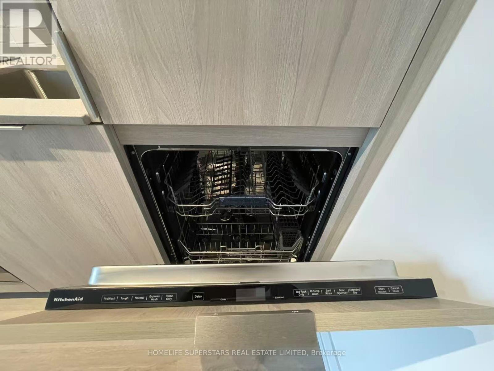 3201 - 395 Square One Drive, Mississauga (City Centre), Ontario  L5B 0P6 - Photo 14 - W12638496