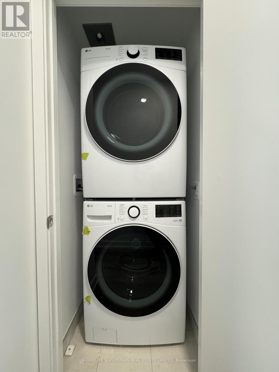 3201 - 395 Square One Drive, Mississauga (City Centre), Ontario  L5B 0P6 - Photo 16 - W12638496