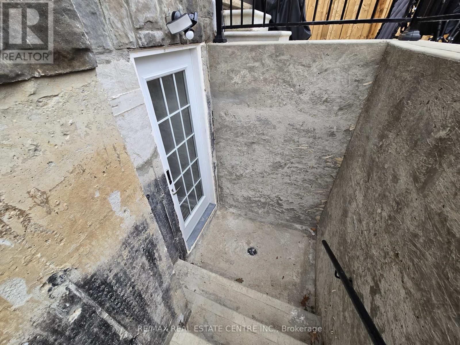 Bsmt. - 1412 Rose Way, Milton (Cb Cobban), Ontario  L9T 7E7 - Photo 10 - W12638500