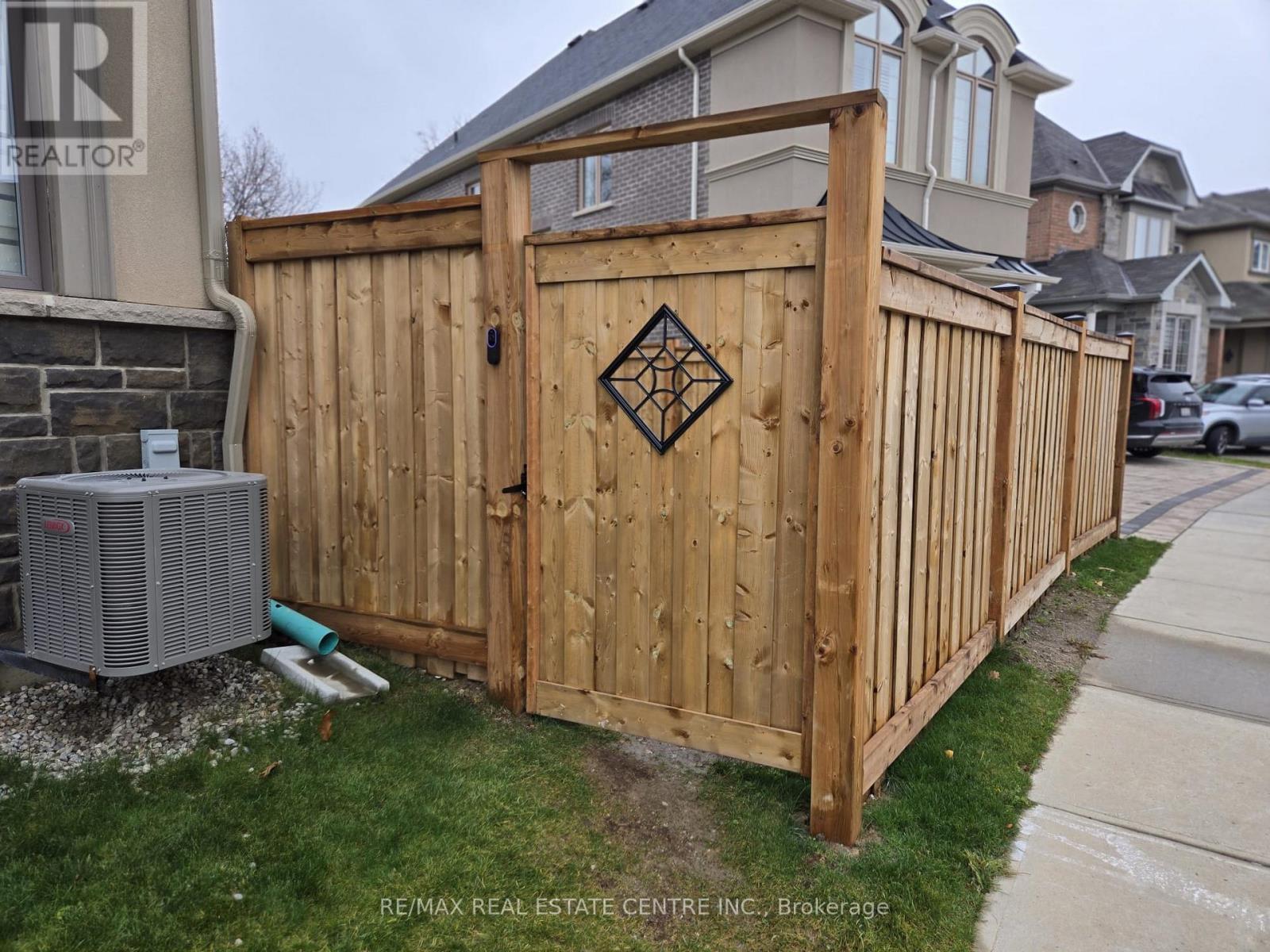 Bsmt. - 1412 Rose Way, Milton (Cb Cobban), Ontario  L9T 7E7 - Photo 6 - W12638500