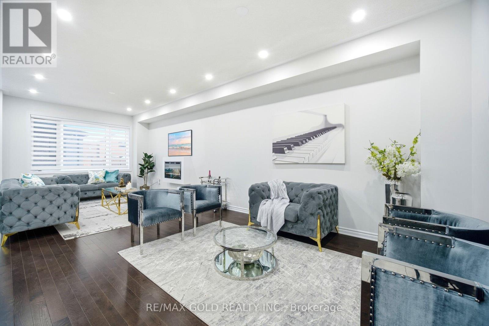 15 Spinland Street, Caledon, Ontario  L7C 4K4 - Photo 11 - W12638518