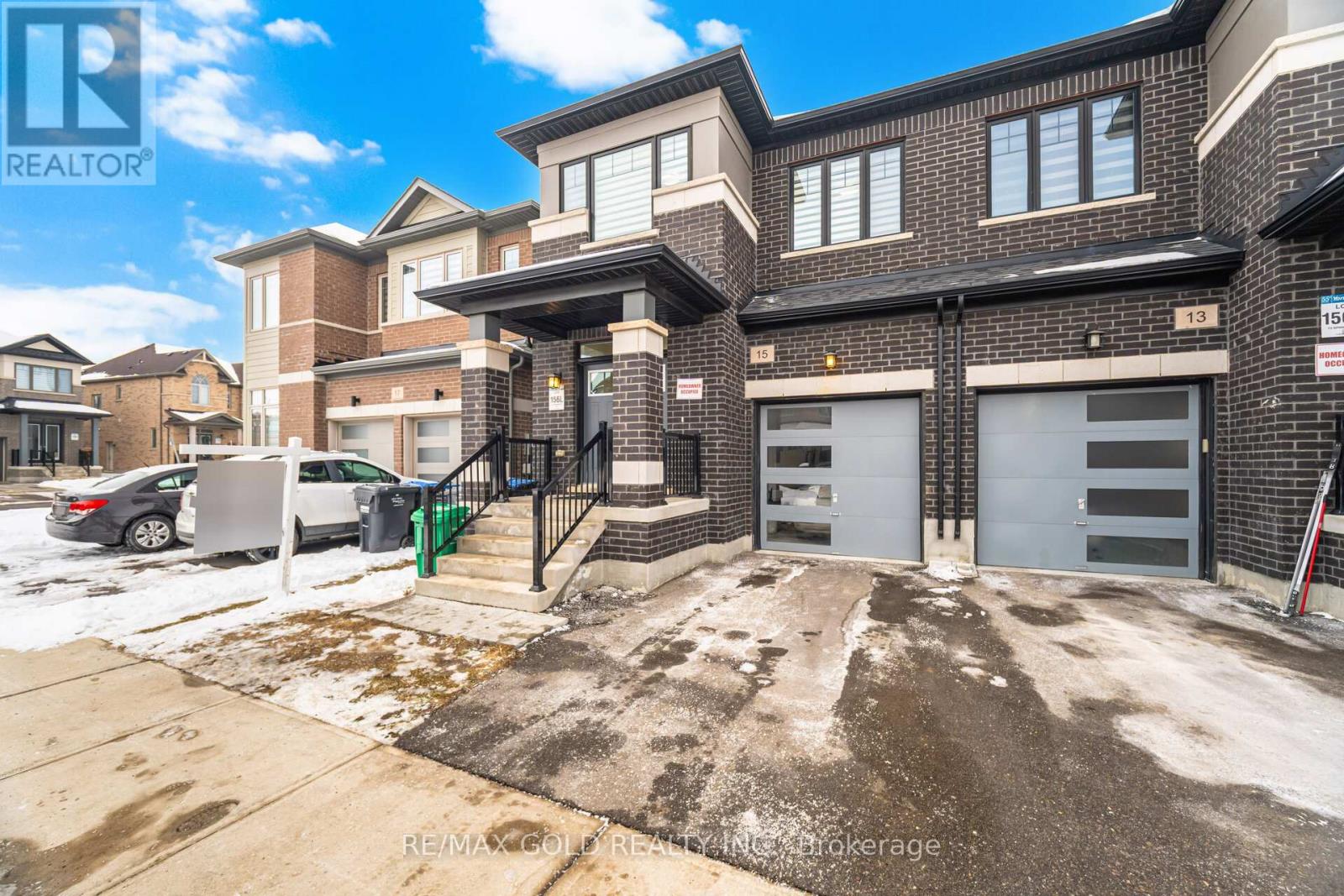 15 Spinland Street, Caledon, Ontario  L7C 4K4 - Photo 2 - W12638518