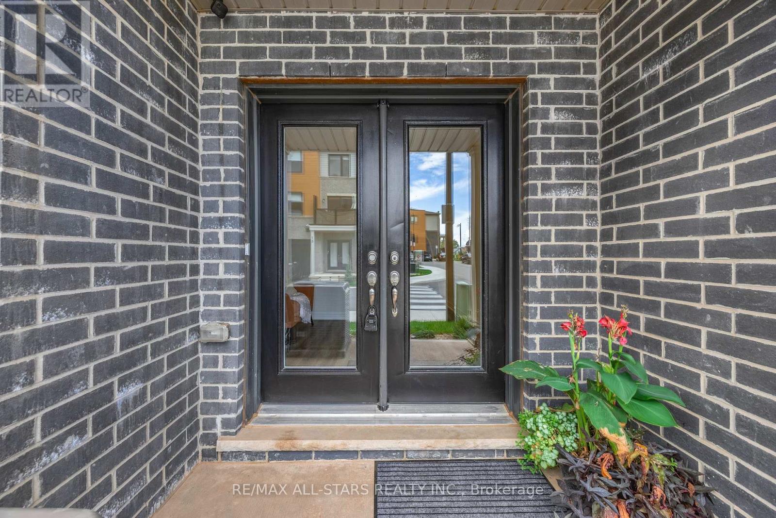 79 Dryden Lane, Hamilton, Ontario  L8H 0B6 - Photo 6 - X12638428