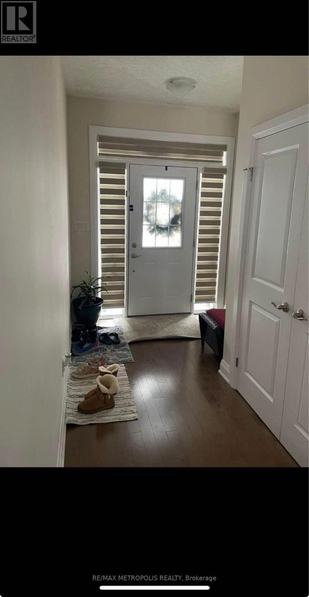 Upper - 265 Woodbine Avenue, Kitchener, Ontario  N2R 0P7 - Photo 3 - X12638516