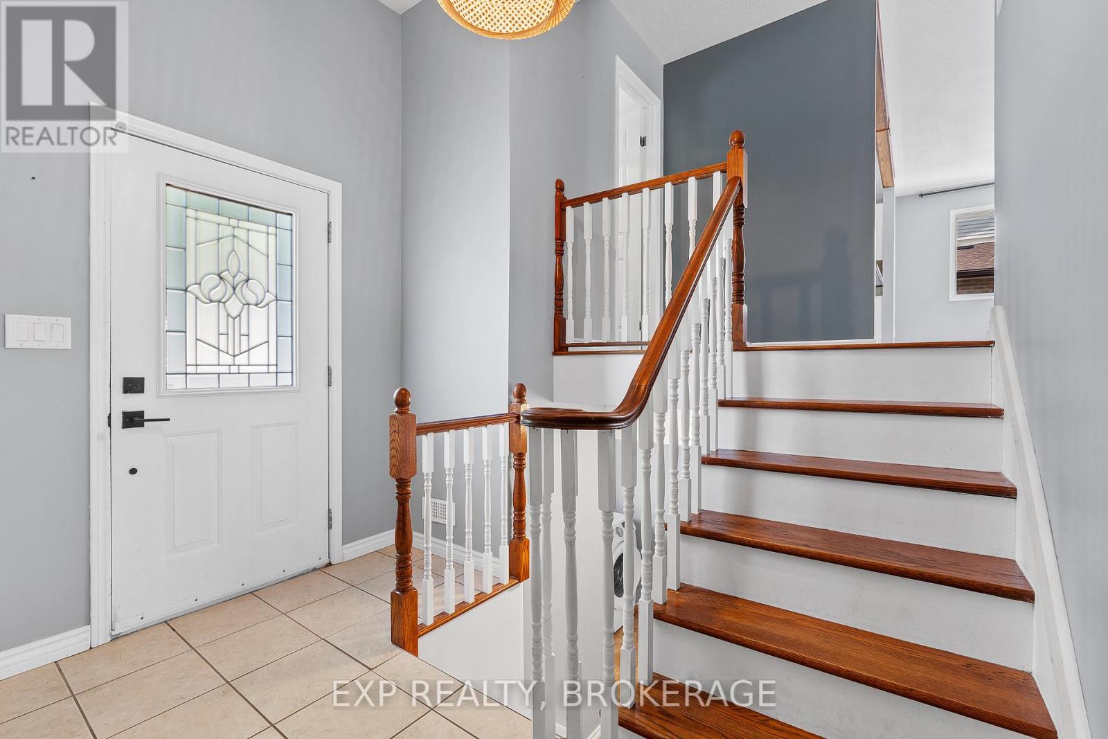 926 Cresthill Street, Kingston, Ontario K7P 1H7 - Photo 4 - X12638538