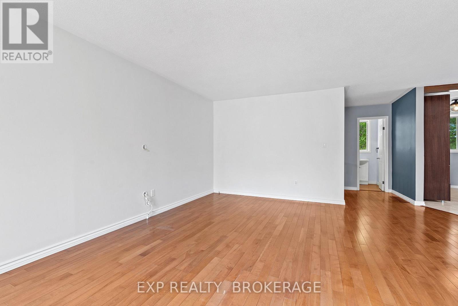 926 Cresthill Street, Kingston, Ontario K7P 1H7 - Photo 8 - X12638538