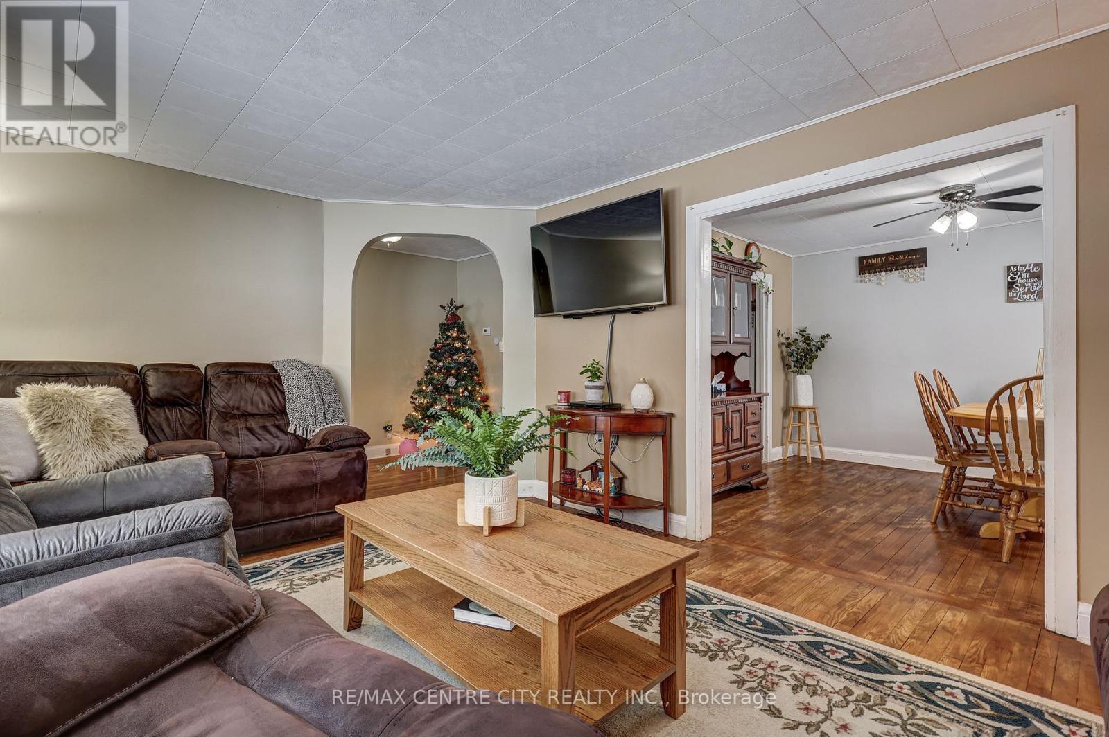 6745 Richmond Road, Malahide, Ontario  N5H 2R5 - Photo 10 - X12638540