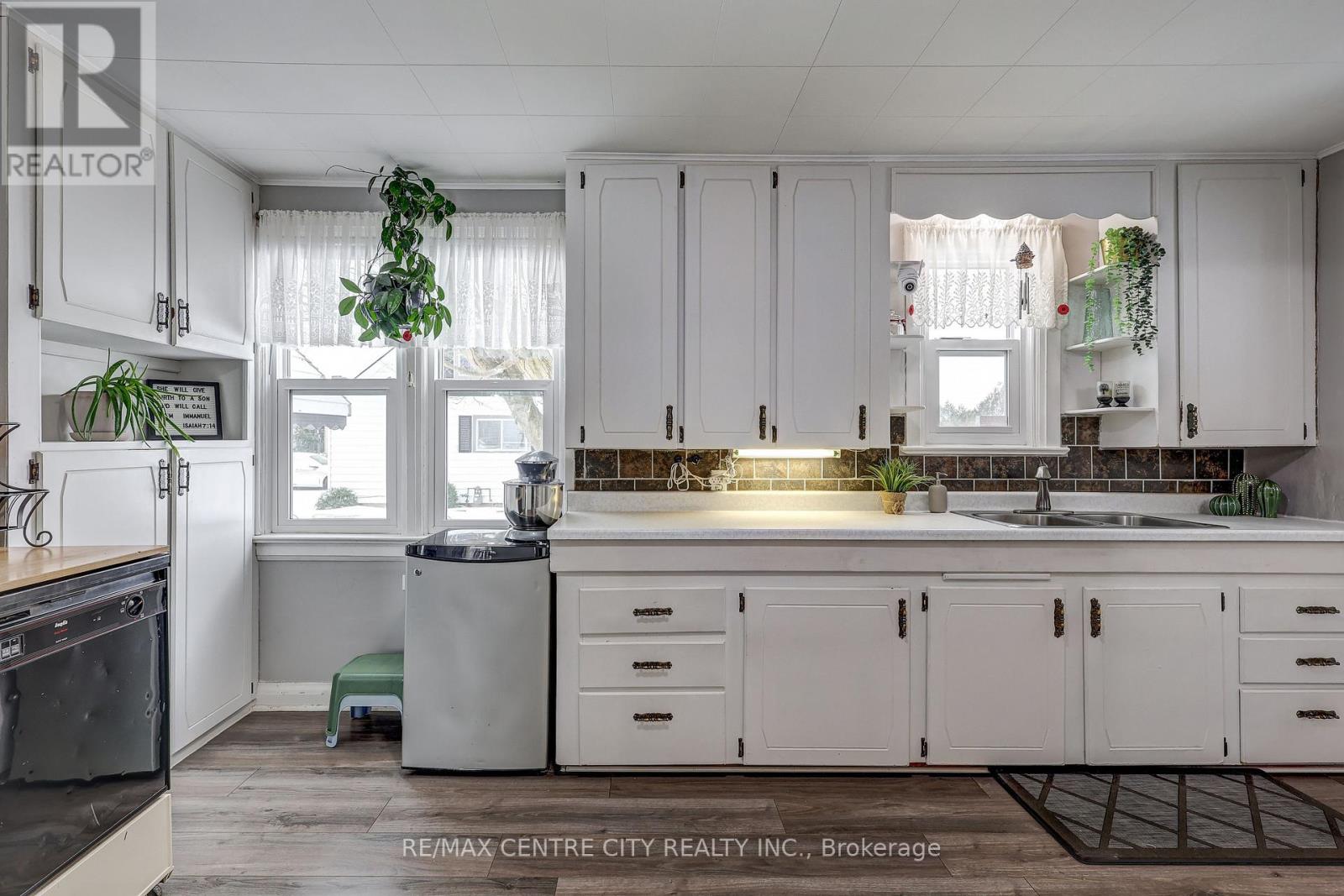 6745 Richmond Road, Malahide, Ontario  N5H 2R5 - Photo 13 - X12638540