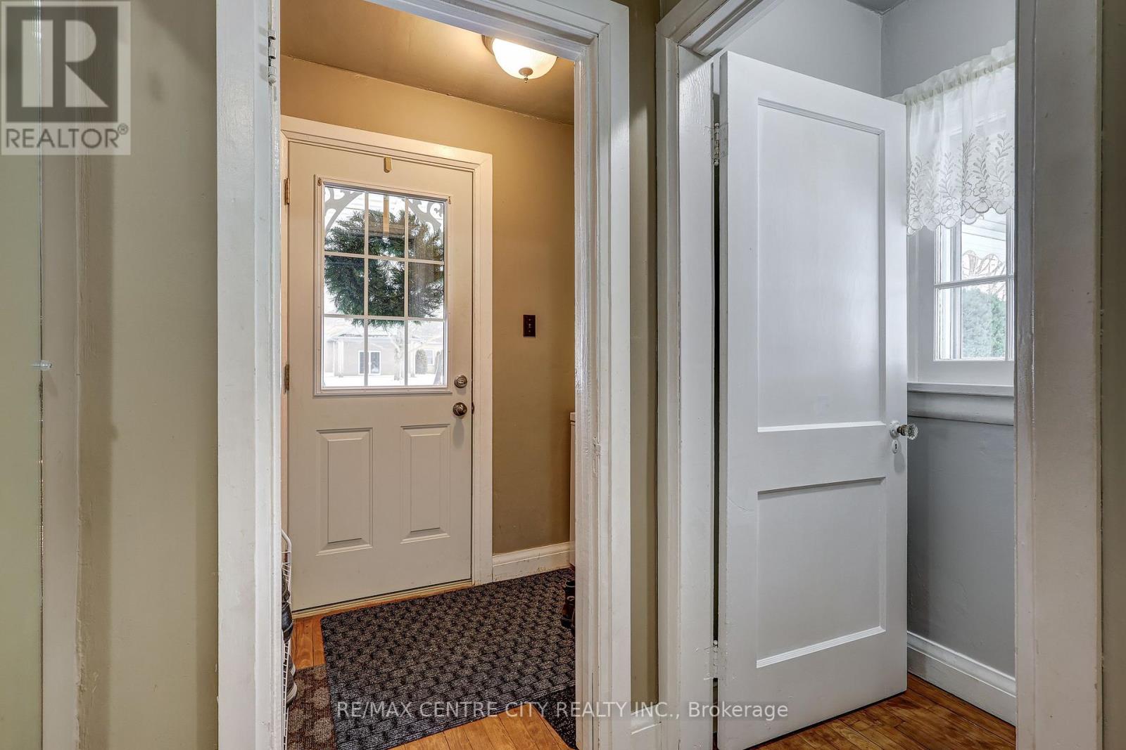 6745 Richmond Road, Malahide, Ontario  N5H 2R5 - Photo 5 - X12638540