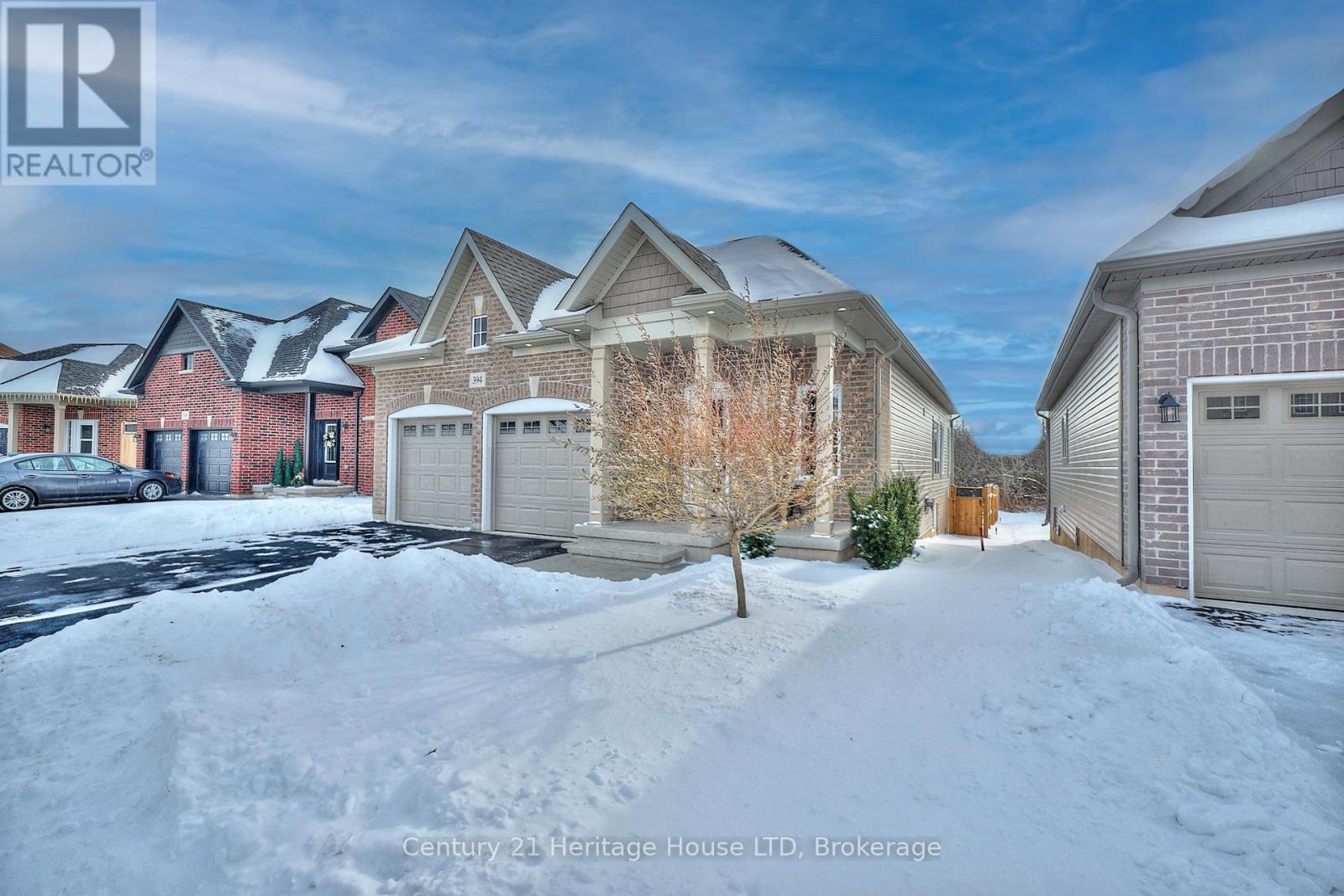 394 Hummel Crescent, Fort Erie, Ontario  L2A 0E8 - Photo 2 - X12569356