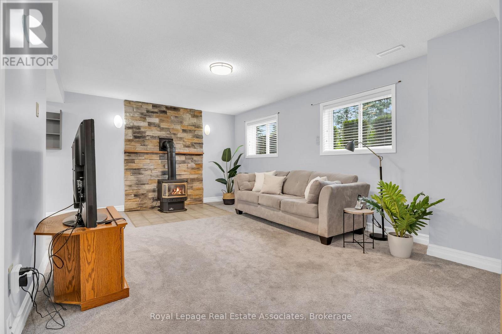 69 George Avenue, Wasaga Beach, Ontario  L9Z 2X9 - Photo 24 - S12449960