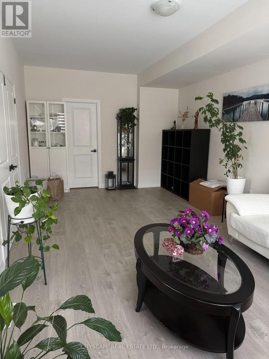 8 MARVIN AVENUE, Oakville, Ontario