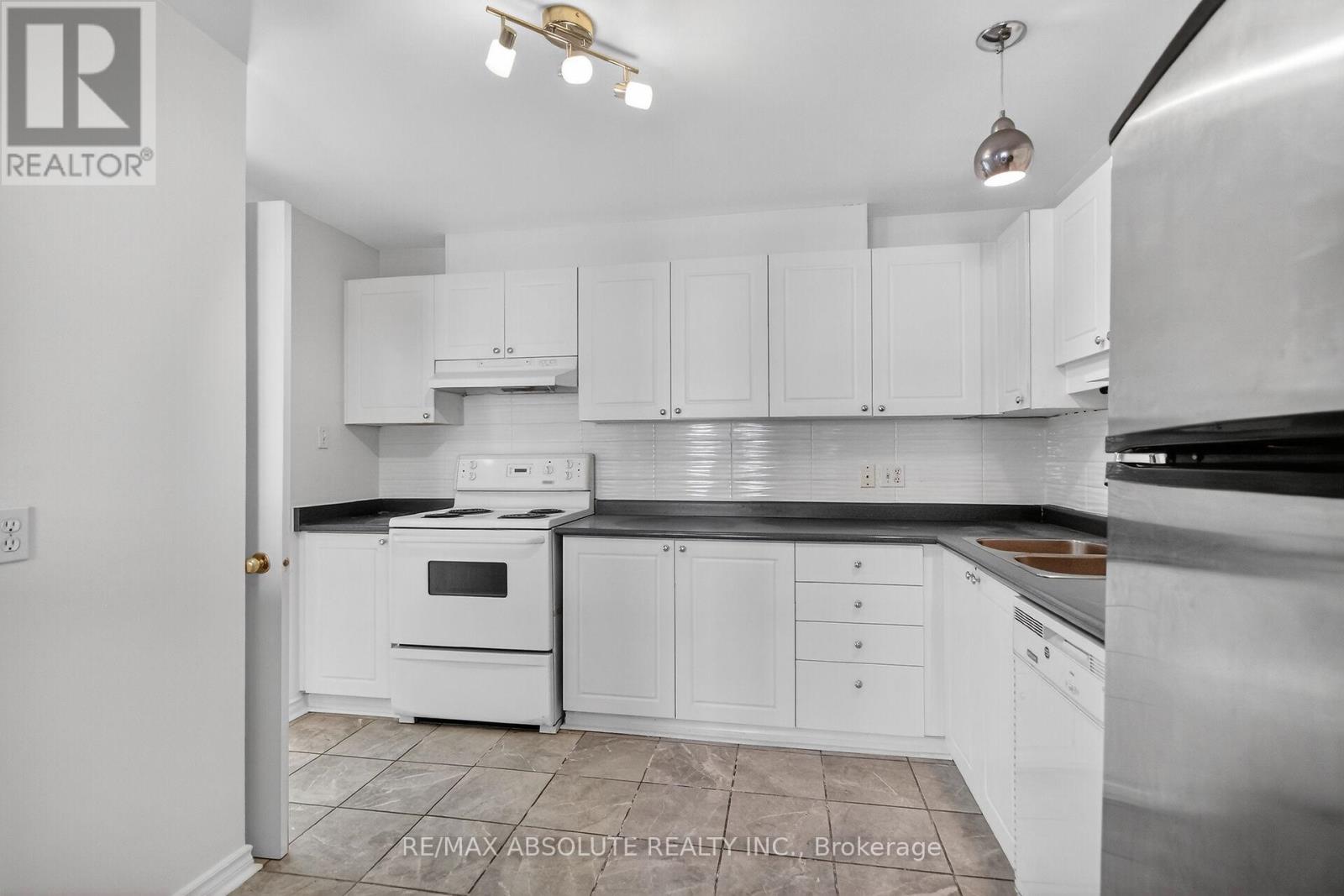 2628 Baseline Road, Ottawa, Ontario  K2H 7B4 - Photo 13 - X12615500