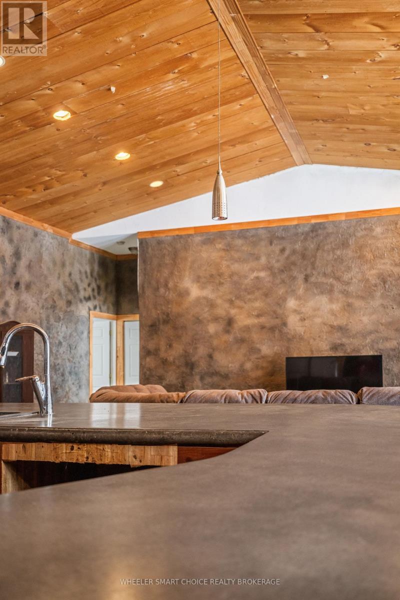 11441 Levere Road, North Dundas, Ontario  K0E 1S0 - Photo 24 - X12638546