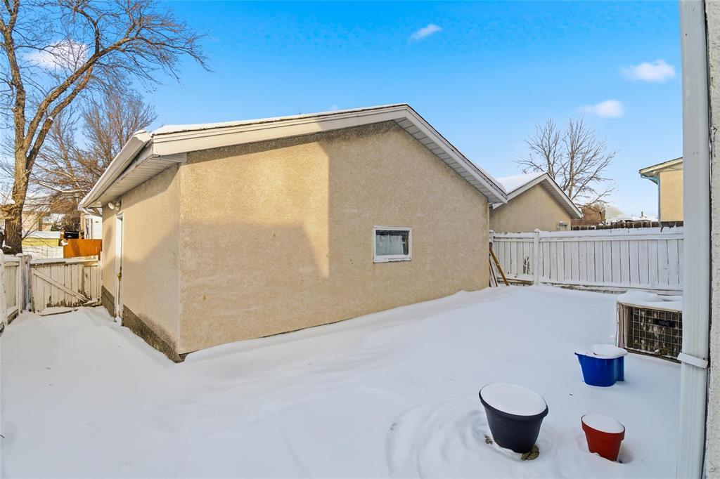 297 Adsum Drive, Winnipeg, Manitoba  R2P 0V9 - Photo 28 - 202529726