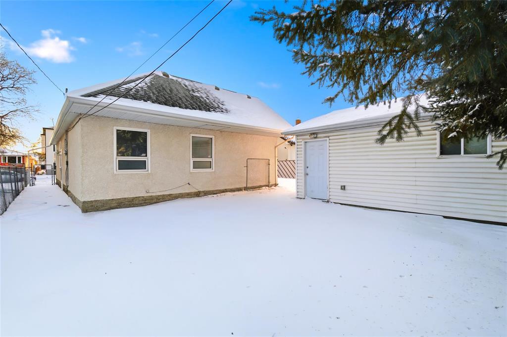 1991 Ross Avenue W, Winnipeg, Manitoba  R2R 0E8 - Photo 21 - 202529943