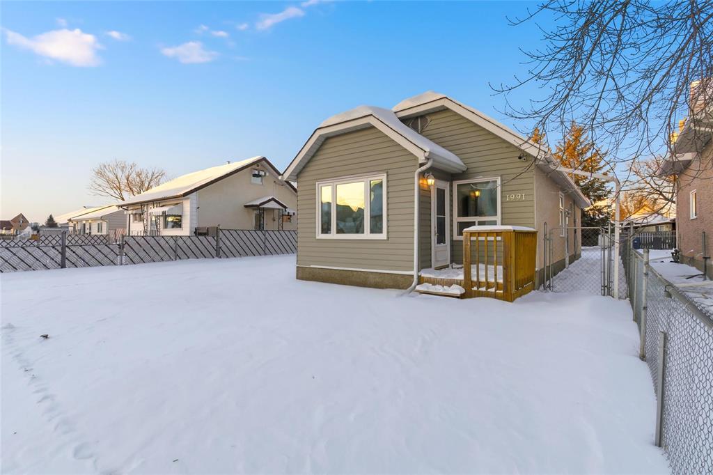 1991 Ross Avenue W, Winnipeg, Manitoba  R2R 0E8 - Photo 4 - 202529943