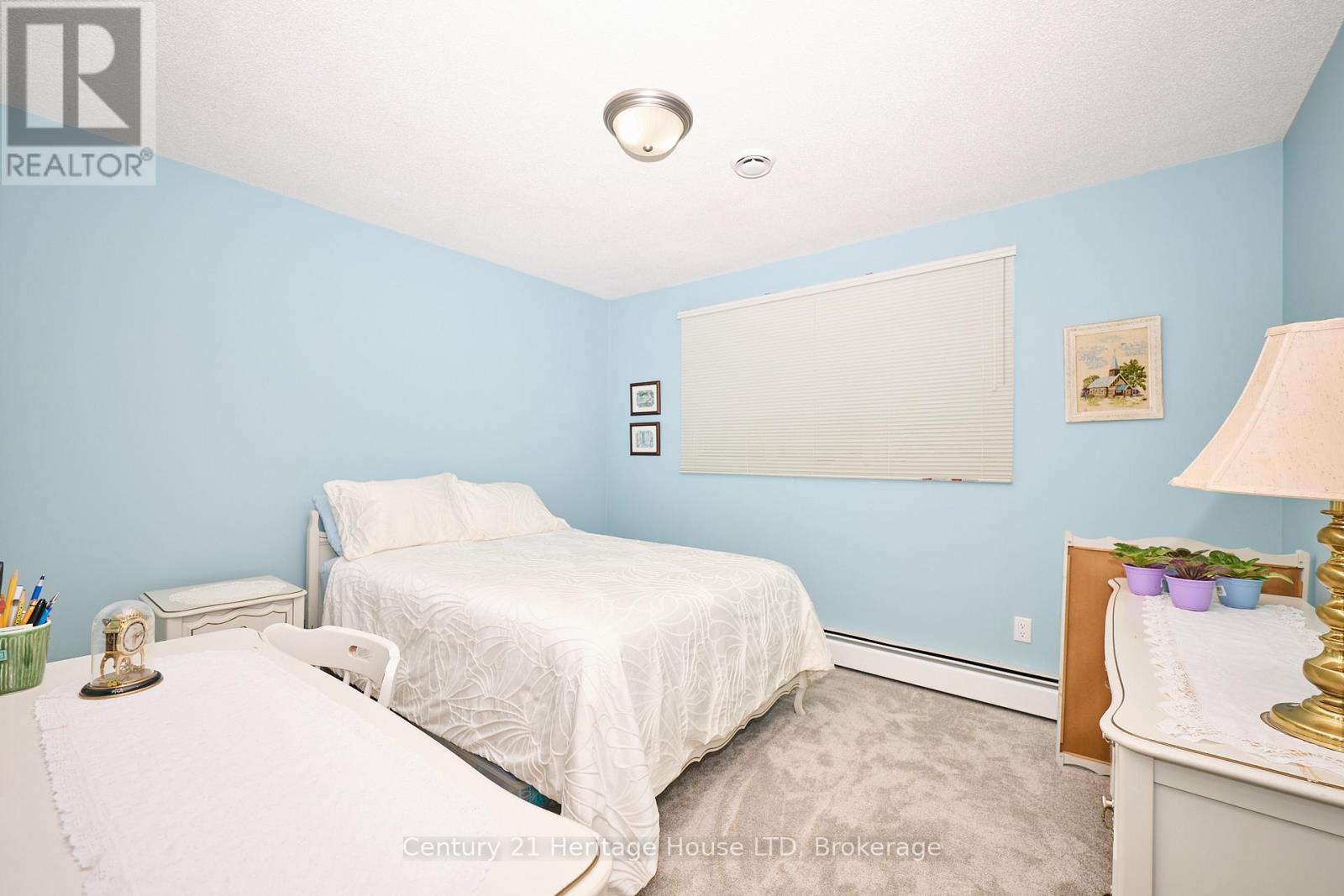 544 Rosehill Road, Fort Erie (Crescent Park), Ontario  L2A 5M4 - Photo 19 - X12413166