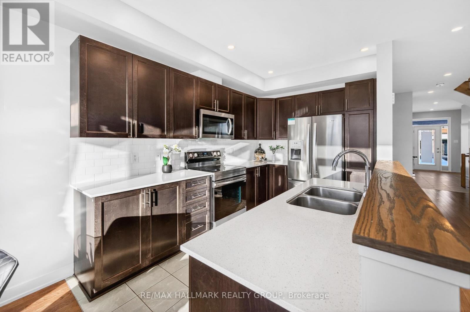 307 Ibanez Walk, Ottawa, Ontario  K1T 0V8 - Photo 13 - X12637830