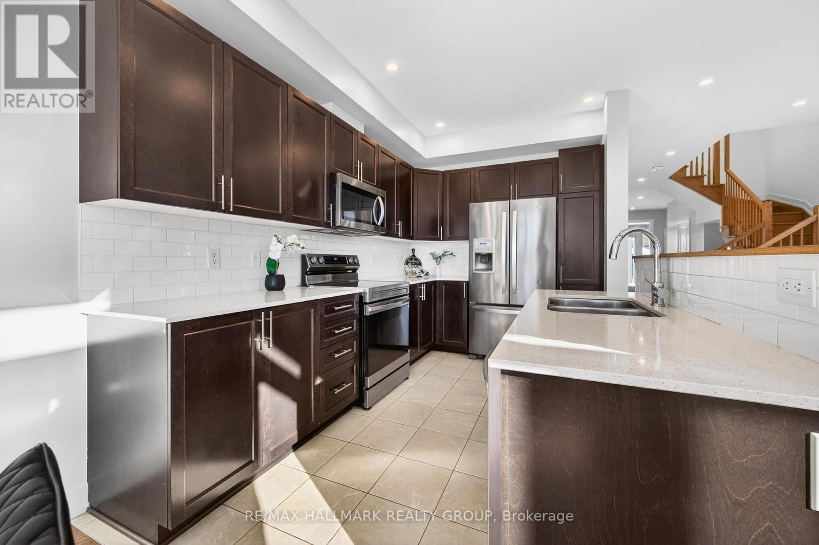 307 Ibanez Walk, Ottawa, Ontario  K1T 0V8 - Photo 9 - X12637830