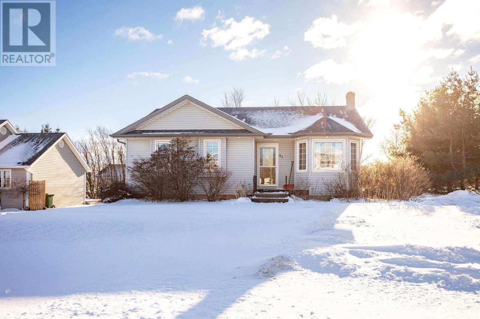 47 Kenwood Circle, West Royalty, Prince Edward Island  C1E 1Z8 - Photo 2 - 202529532