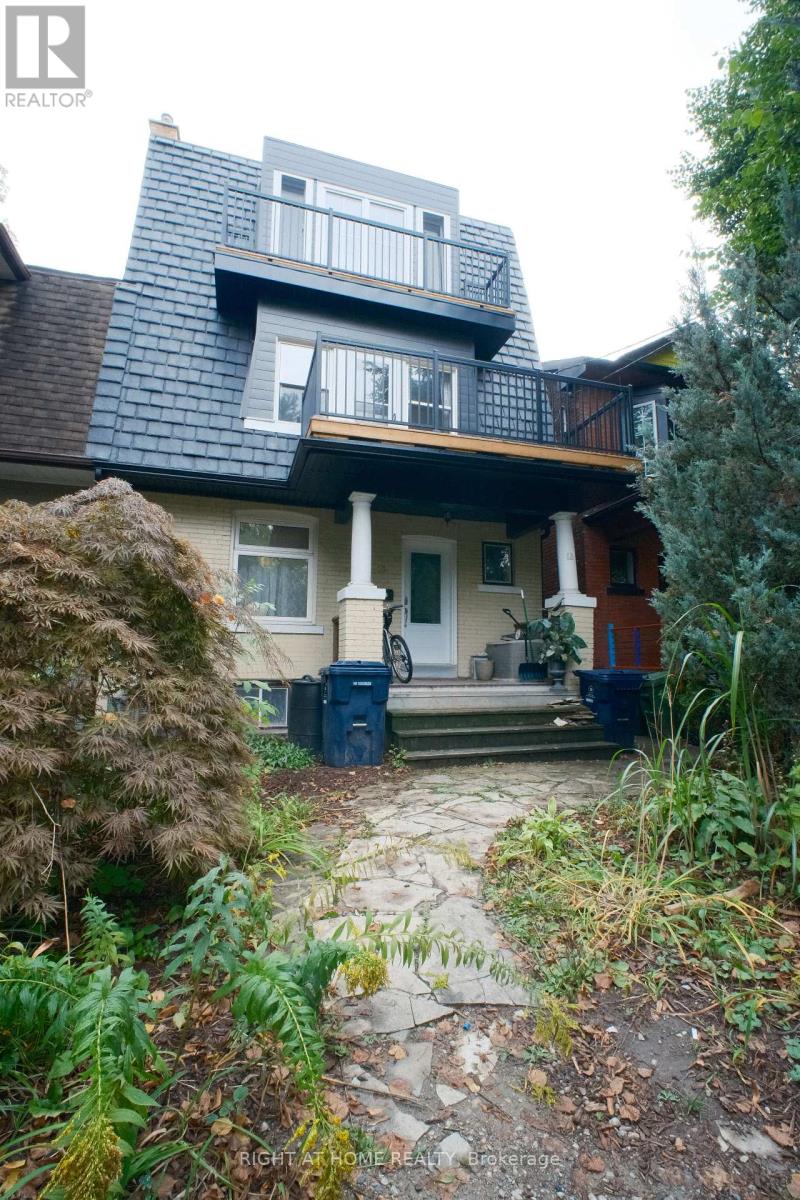 13 Yarmouth Gardens, Toronto (Annex), Ontario  M6G 1W3 - Photo 1 - C12638556