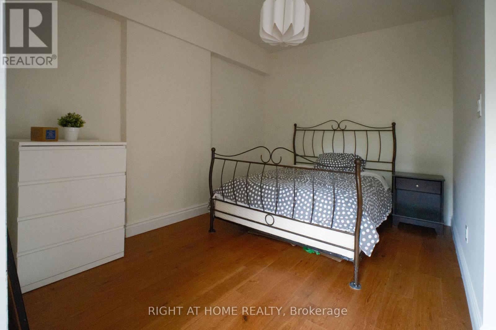 13 Yarmouth Gardens, Toronto (Annex), Ontario  M6G 1W3 - Photo 20 - C12638556