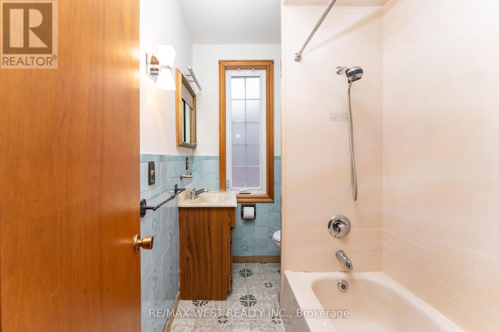 205 Markham Street, Toronto (Trinity-Bellwoods), Ontario  M6J 2G7 - Photo 13 - C12638558