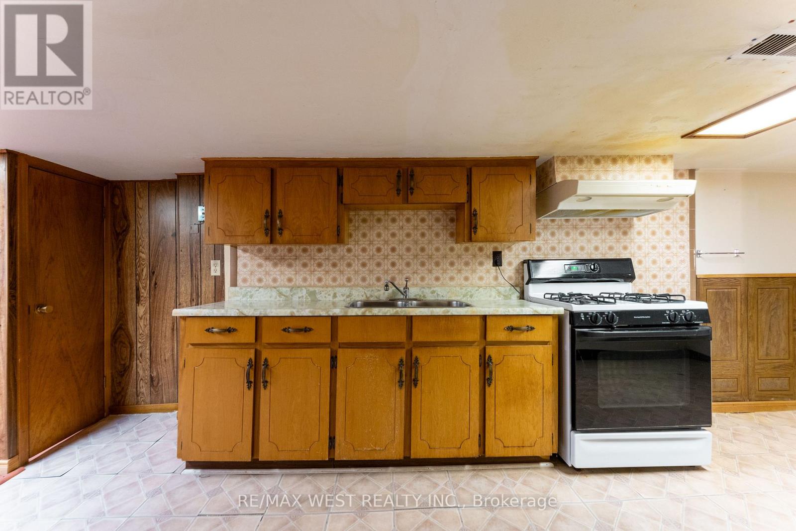 205 Markham Street, Toronto (Trinity-Bellwoods), Ontario  M6J 2G7 - Photo 36 - C12638558