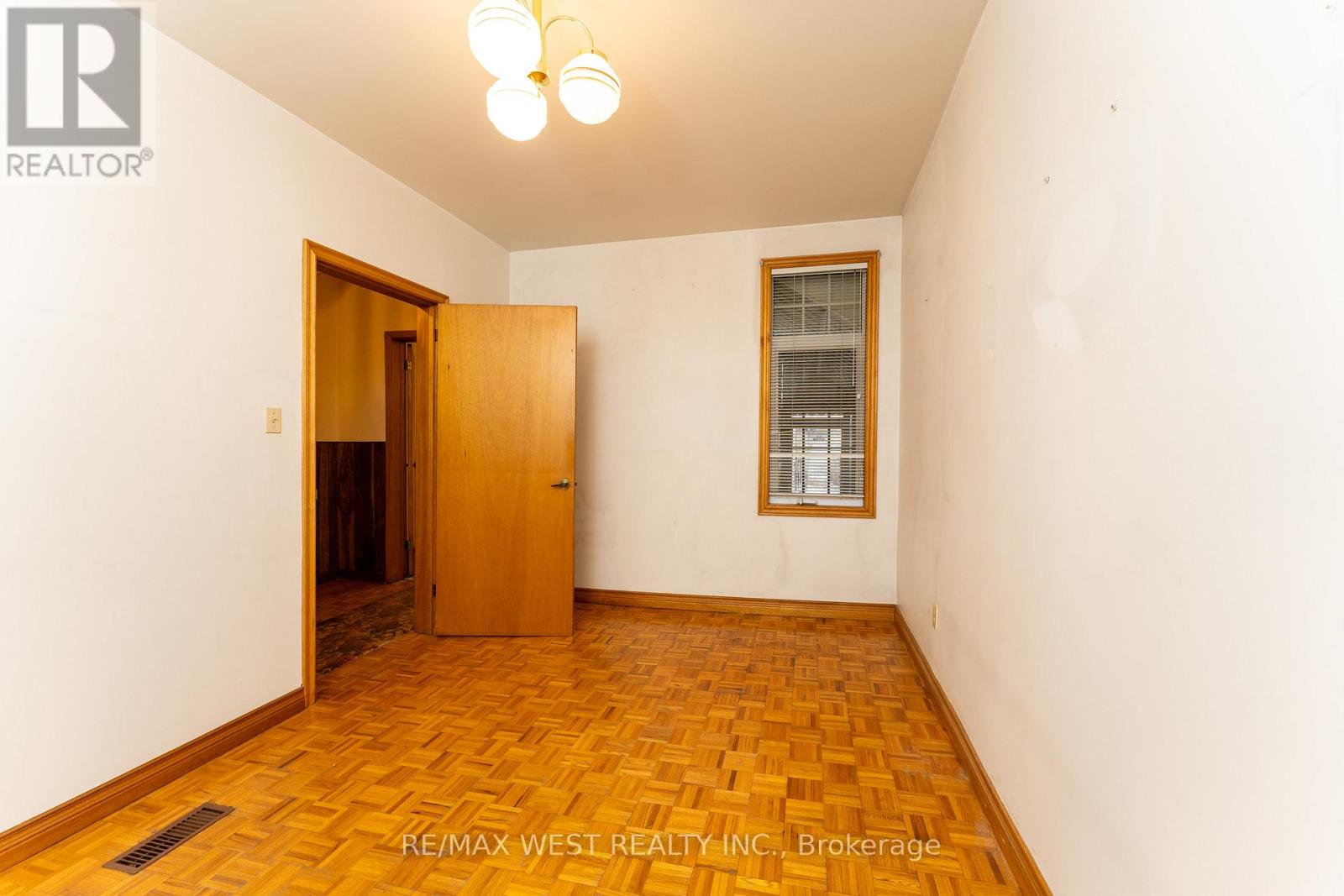 205 Markham Street, Toronto (Trinity-Bellwoods), Ontario  M6J 2G7 - Photo 7 - C12638558