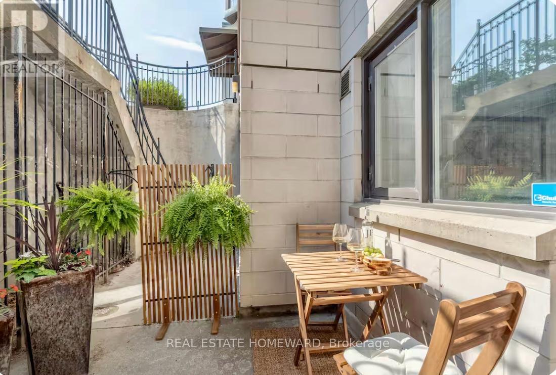 102 (Lower) - 336 Davenport Road, Toronto, Ontario  M5R 1K6 - Photo 3 - C12638576